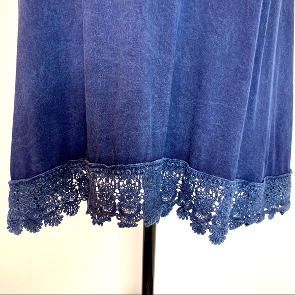 Altar’d State Sleeveless Navy Top Medium - Picture 3 of 5